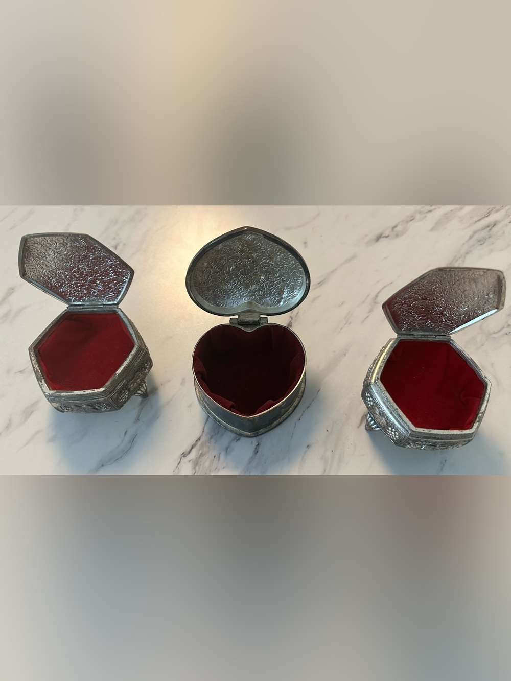 Lot of small lined jewelry/keepsake boxes.